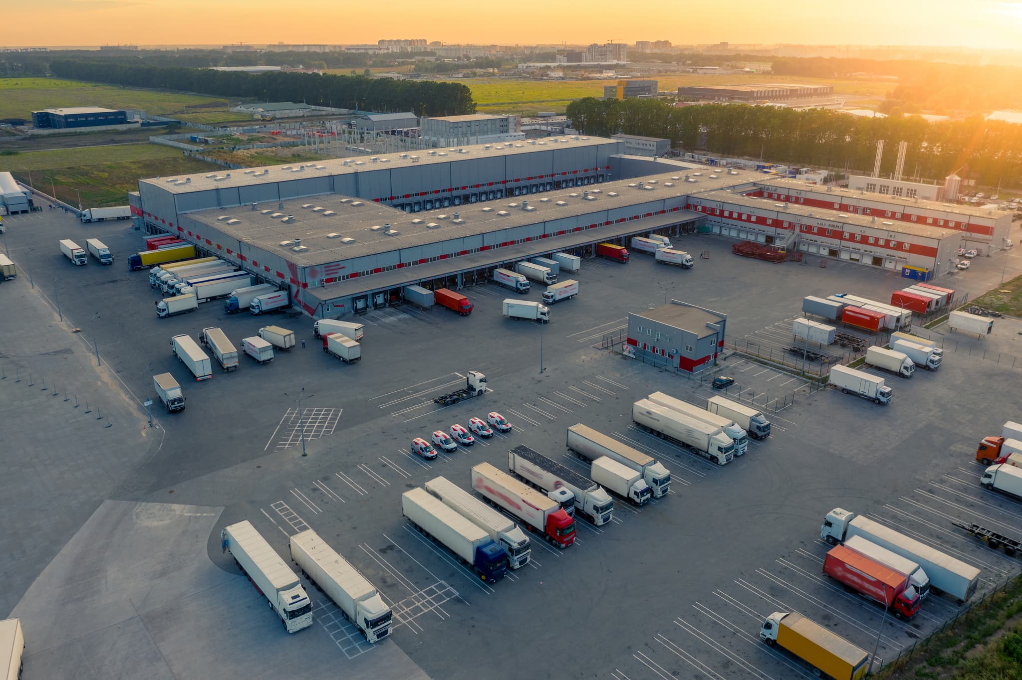 Manufacturers are increasingly occupying industrial halls in Europe. The CEE region is growing fastest – partly thanks to the defence industry