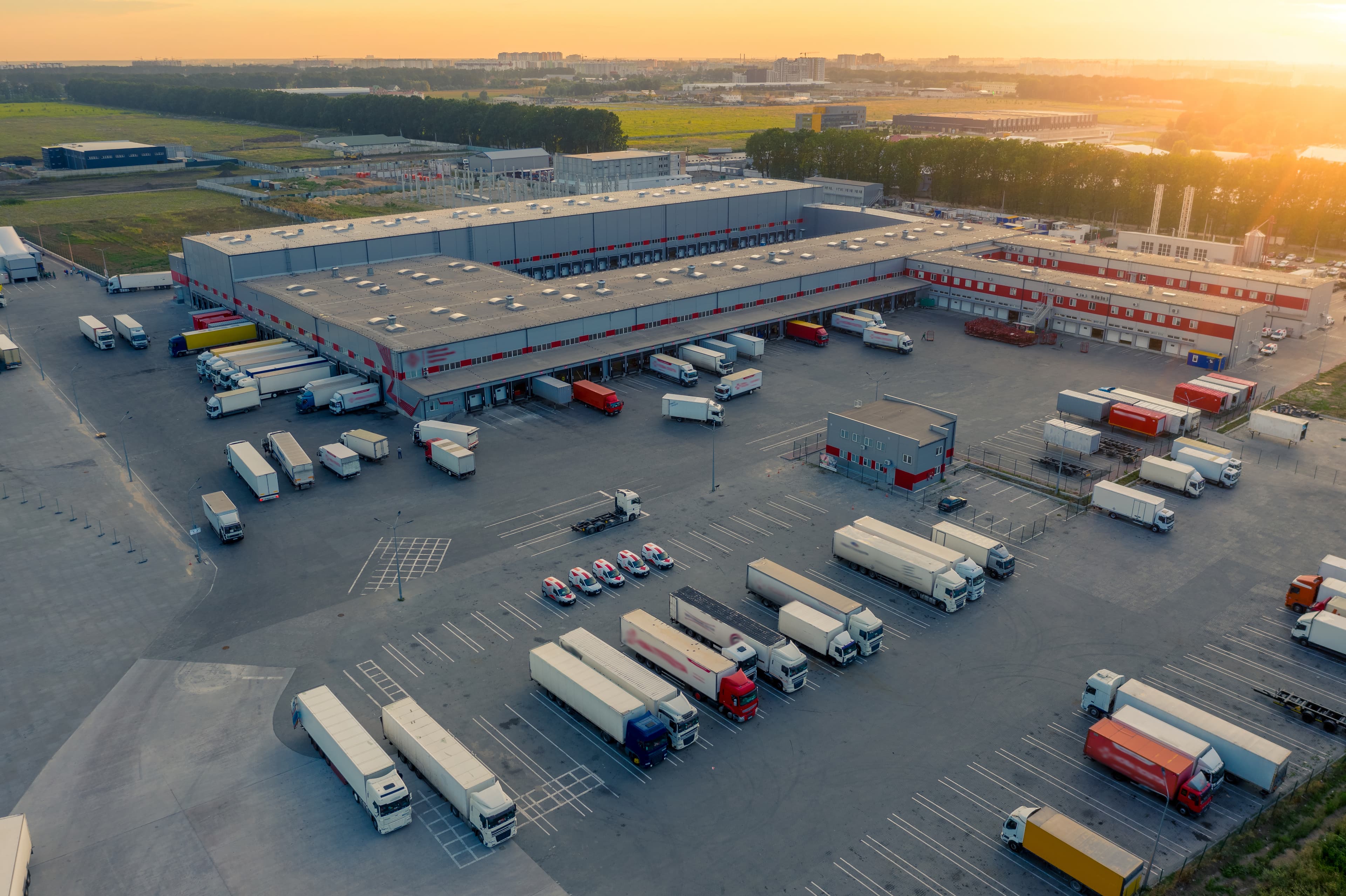 Manufacturers are increasingly occupying industrial halls in Europe. The CEE region is growing fastest – partly thanks to the defence industry